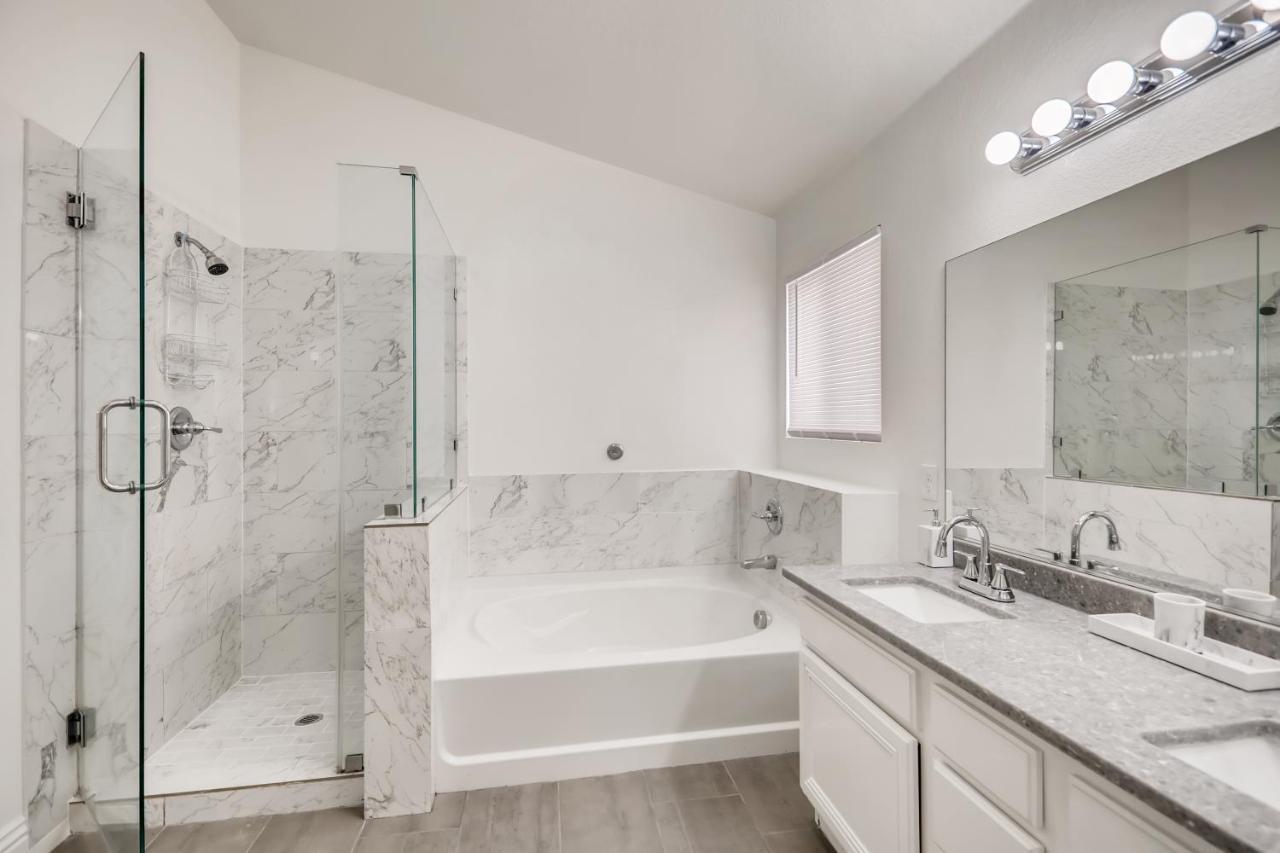 Luxurious House With A Pool, Spa, And Patio, Sleeps 6 Comfortably Las Vegas Kültér fotó