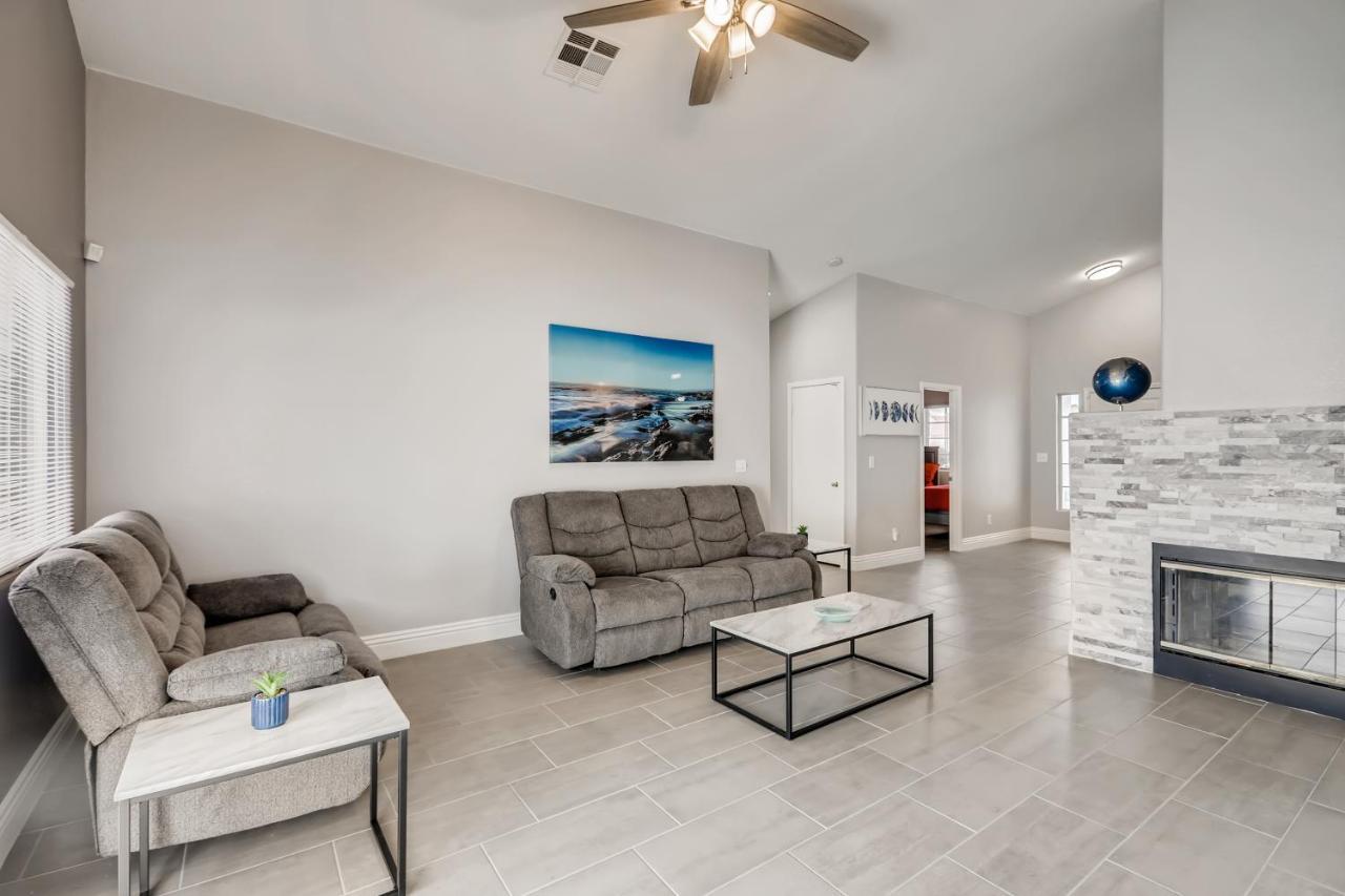 Luxurious House With A Pool, Spa, And Patio, Sleeps 6 Comfortably Las Vegas Kültér fotó