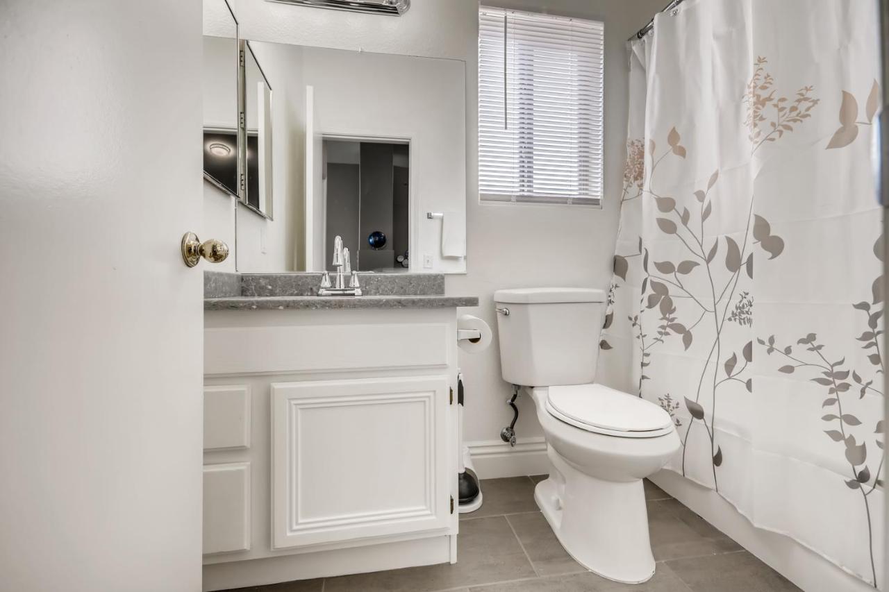 Luxurious House With A Pool, Spa, And Patio, Sleeps 6 Comfortably Las Vegas Kültér fotó