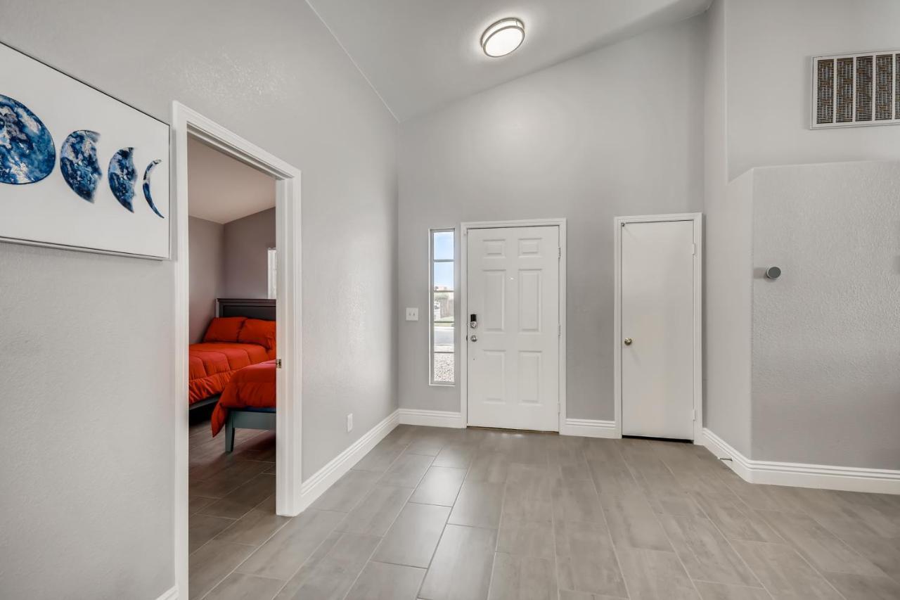 Luxurious House With A Pool, Spa, And Patio, Sleeps 6 Comfortably Las Vegas Kültér fotó