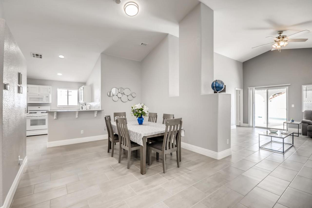 Luxurious House With A Pool, Spa, And Patio, Sleeps 6 Comfortably Las Vegas Kültér fotó