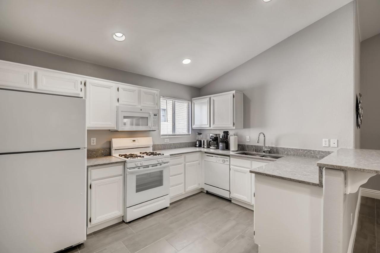 Luxurious House With A Pool, Spa, And Patio, Sleeps 6 Comfortably Las Vegas Kültér fotó