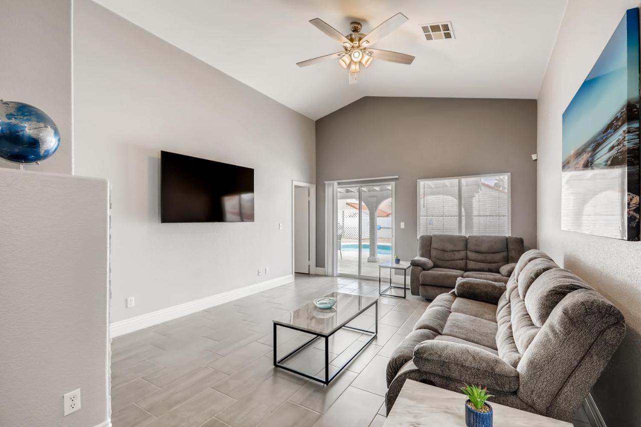 Luxurious House With A Pool, Spa, And Patio, Sleeps 6 Comfortably Las Vegas Kültér fotó