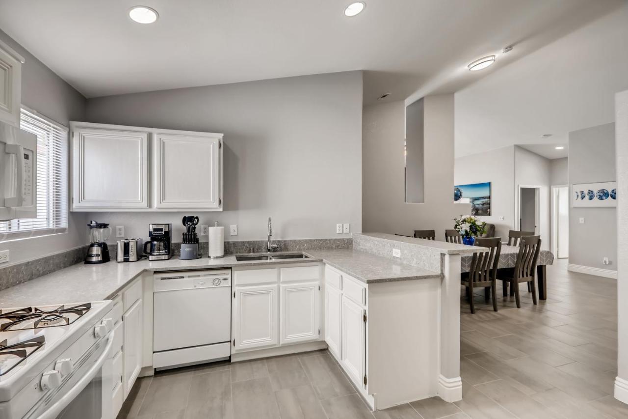 Luxurious House With A Pool, Spa, And Patio, Sleeps 6 Comfortably Las Vegas Kültér fotó